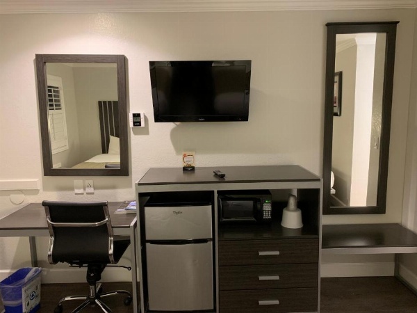 Sand Castle Inn image 13